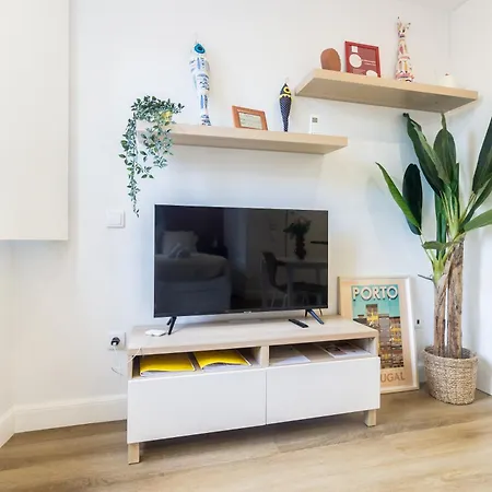 Guest H4u - Bonfim Heroismo * ポルト