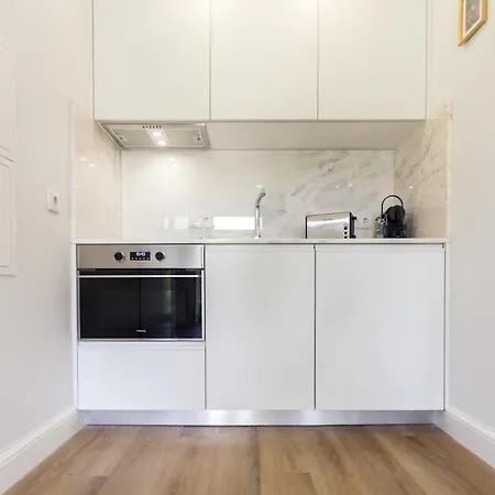 Guest H4u - Bonfim Heroismo * ポルト