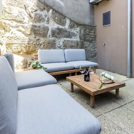 Guest H4u - Bonfim Heroismo アパート ポルト