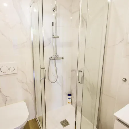 Guest H4u - Bonfim Heroismo * ポルト